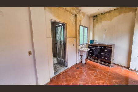 Casa à venda com 75m², 3 quartos e sem vagaÁrea de Serviço