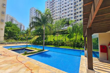 Apartamento para alugar com 55m², 2 quartos e 1 vagaÁrea comum - Piscina