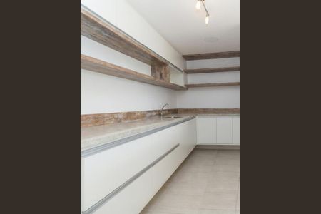 Cozinha  de apartamento para alugar com 1 quarto, 38m² em Três Figueiras, Porto Alegre