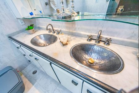 Casa à venda com 204m², 4 quartos e 2 vagasBanheiro do Quarto 4