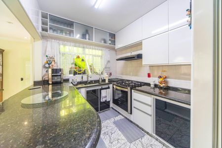 Casa à venda com 204m², 4 quartos e 2 vagasCozinha 