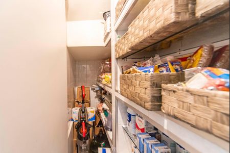 Casa à venda com 204m², 4 quartos e 2 vagasDespensa