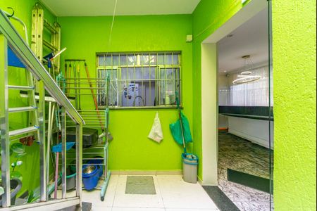 Casa à venda com 204m², 4 quartos e 2 vagasQuintal e Acesso