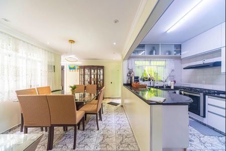 Casa à venda com 204m², 4 quartos e 2 vagasCopa