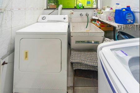 Casa à venda com 204m², 4 quartos e 2 vagasÁrea de serviço 