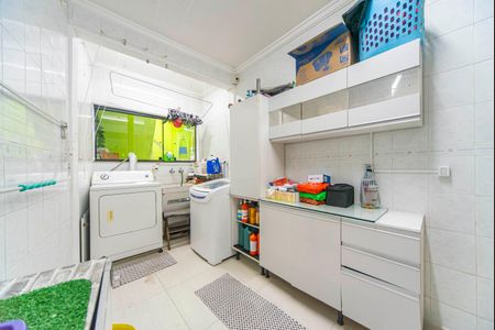 Casa à venda com 204m², 4 quartos e 2 vagasÁrea de serviço 