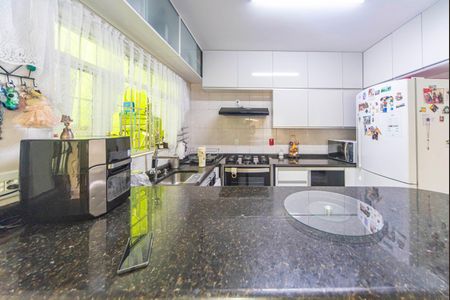 Casa à venda com 204m², 4 quartos e 2 vagasCozinha 