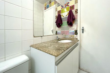 Apartamento à venda com 85m², 3 quartos e 1 vaga Apartamento à venda com 85m², 3 quartos e 1 vagaBanheiro