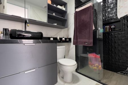 Apartamento à venda com 58m², 2 quartos e 1 vaga Apartamento à venda com 58m², 2 quartos e 1 vagaBanheiro da Suíte