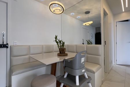 Apartamento à venda com 58m², 2 quartos e 1 vaga Apartamento à venda com 58m², 2 quartos e 1 vagaSala