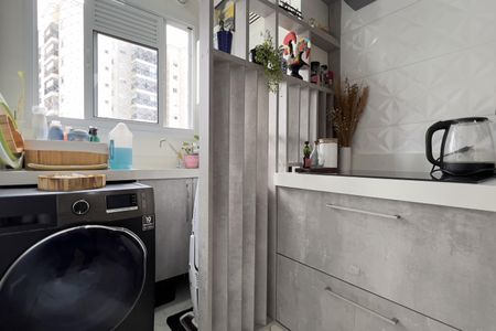 Apartamento à venda com 58m², 2 quartos e 1 vaga Apartamento à venda com 58m², 2 quartos e 1 vagaCozinha e Área de Serviço