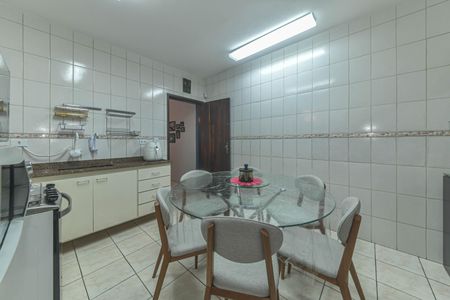 Casa à venda com 220m², 3 quartos e 2 vagasCozinha