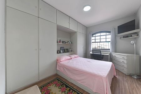 Casa à venda com 220m², 3 quartos e 2 vagas Casa à venda com 220m², 3 quartos e 2 vagasQuarto 1
