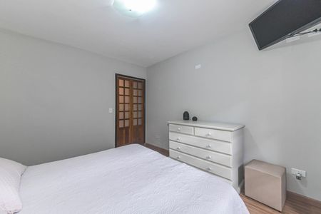 Casa à venda com 220m², 3 quartos e 2 vagas Casa à venda com 220m², 3 quartos e 2 vagasSuite
