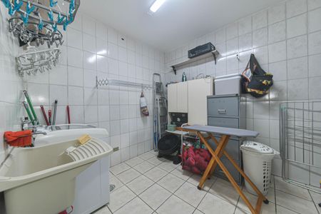 Casa à venda com 220m², 3 quartos e 2 vagasLavanderia