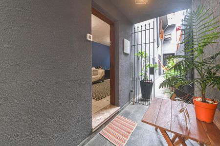 Casa à venda com 220m², 3 quartos e 2 vagasCorredor