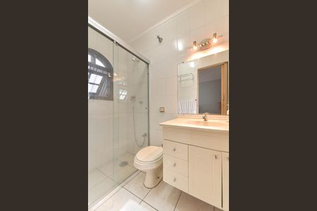 Casa à venda com 220m², 3 quartos e 2 vagasBanheiro da Suíte