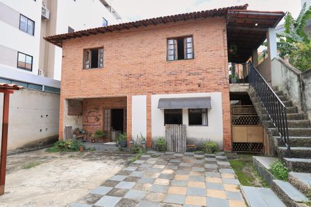 Casa à venda com 400m², 3 quartos e 1 vagaÁrea externa
