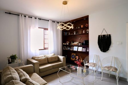 Sala de casa à venda com 3 quartos, 400m² em Santa Ines, Belo Horizonte