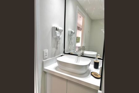 Banheiro de apartamento à venda com 1 quarto, 29m² em Santo Amaro, São Paulo