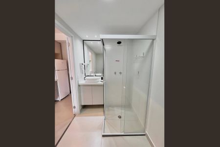 Banheiro de apartamento à venda com 1 quarto, 29m² em Santo Amaro, São Paulo