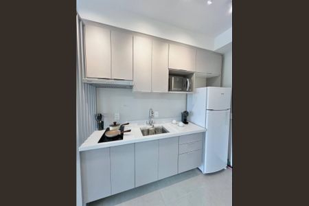 Cozinha de apartamento à venda com 1 quarto, 29m² em Santo Amaro, São Paulo