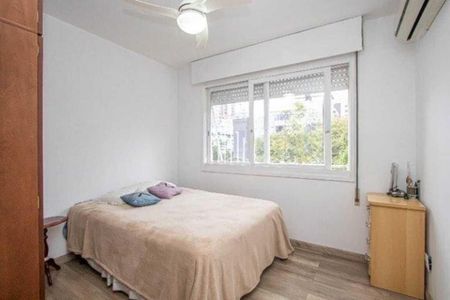 Quarto 1 de apartamento para alugar com 2 quartos, 70m² em Higienópolis, Porto Alegre