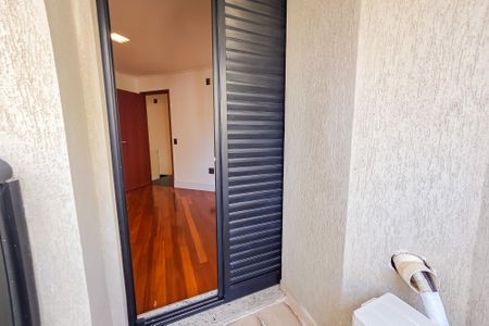 Apartamento à venda com 169m², 2 quartos e 3 vagas Apartamento à venda com 169m², 2 quartos e 3 vagasVaranda da Suíte 1