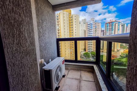 Apartamento à venda com 169m², 2 quartos e 3 vagas Apartamento à venda com 169m², 2 quartos e 3 vagasVaranda da Suíte 1