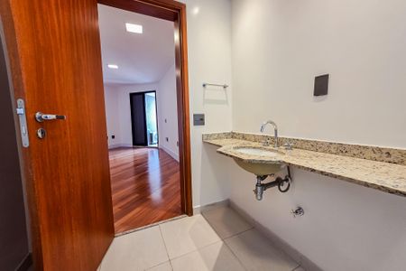 Apartamento à venda com 169m², 2 quartos e 3 vagas Apartamento à venda com 169m², 2 quartos e 3 vagasBanheiro da Suíte 1