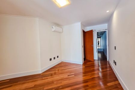 Apartamento à venda com 169m², 2 quartos e 3 vagas Apartamento à venda com 169m², 2 quartos e 3 vagasSuíte 2