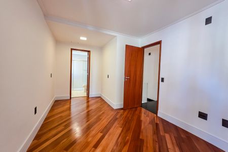 Apartamento à venda com 169m², 2 quartos e 3 vagas Apartamento à venda com 169m², 2 quartos e 3 vagasSuíte 1