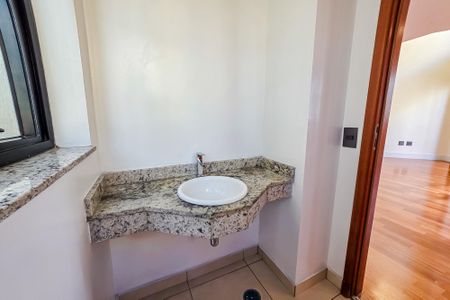 Apartamento à venda com 169m², 2 quartos e 3 vagas Apartamento à venda com 169m², 2 quartos e 3 vagasLavabo