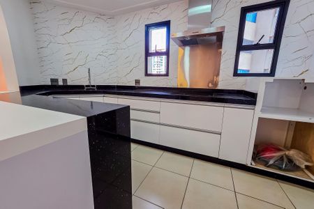 Apartamento à venda com 169m², 2 quartos e 3 vagas Apartamento à venda com 169m², 2 quartos e 3 vagasCozinha