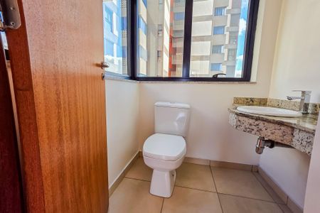 Apartamento à venda com 169m², 2 quartos e 3 vagas Apartamento à venda com 169m², 2 quartos e 3 vagasLavabo