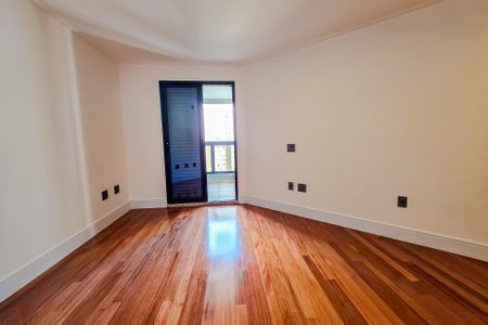 Apartamento à venda com 169m², 2 quartos e 3 vagas Apartamento à venda com 169m², 2 quartos e 3 vagasSuíte 1