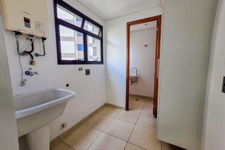 Apartamento à venda com 169m², 2 quartos e 3 vagas Apartamento à venda com 169m², 2 quartos e 3 vagasÁrea de Serviço