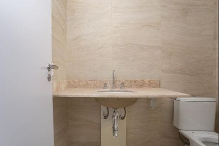 Apartamento à venda com 175m², 3 quartos e 2 vagasBanheiro do quarto 2 Suíte