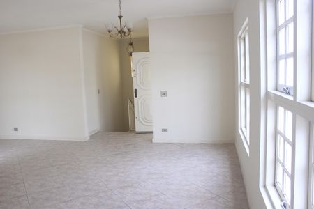 Sala de casa para alugar com 4 quartos, 200m² em Vila Galvão, Guarulhos