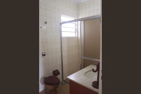 Casa para alugar com 270m², 3 quartos e 4 vagasBanheiro social