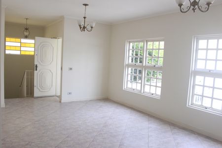 Casa para alugar com 270m², 3 quartos e 4 vagasSala