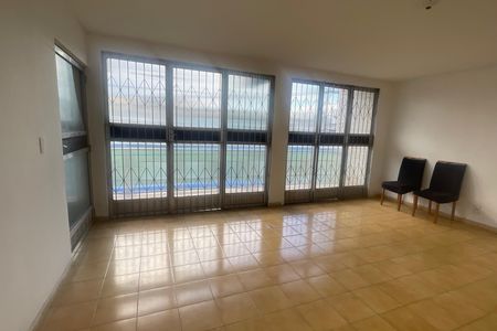 Casa para alugar com 120m², 2 quartos e 2 vagas Casa para alugar com 120m², 2 quartos e 2 vagasSala