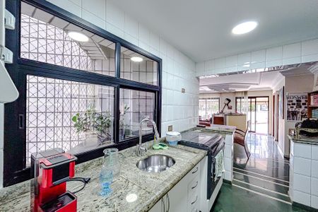 Apartamento à venda com 330m², 4 quartos e 4 vagasCozinha da Área gourmet