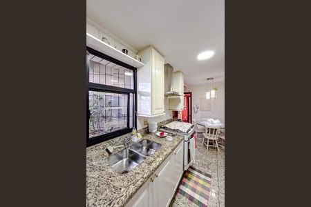 Apartamento à venda com 330m², 4 quartos e 4 vagasCozinha