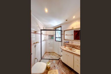 Apartamento à venda com 330m², 4 quartos e 4 vagasBanheiro da Suíte 2