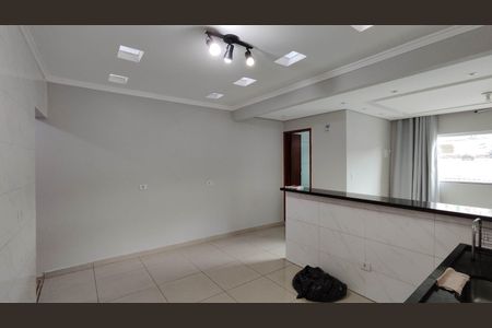 Cozinha de casa para alugar com 1 quarto, 66m² em Conjunto Habitacional Aguia de Haia, São Paulo