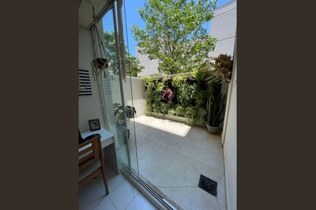 Apartamento à venda com 60m², 2 quartos e 1 vaga Apartamento à venda com 60m², 2 quartos e 1 vagaÁrea externa