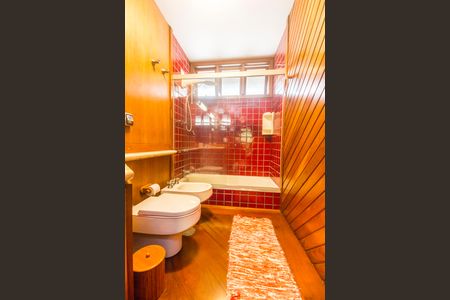 Casa de condomínio à venda com 650m², 5 quartos e 8 vagasBanheiro