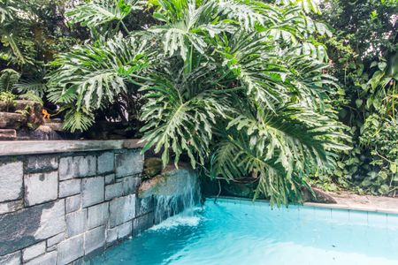 Casa de condomínio à venda com 650m², 5 quartos e 8 vagasPiscina