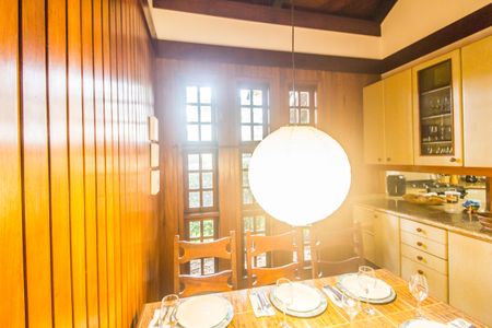 Casa de condomínio à venda com 650m², 5 quartos e 8 vagasCopa